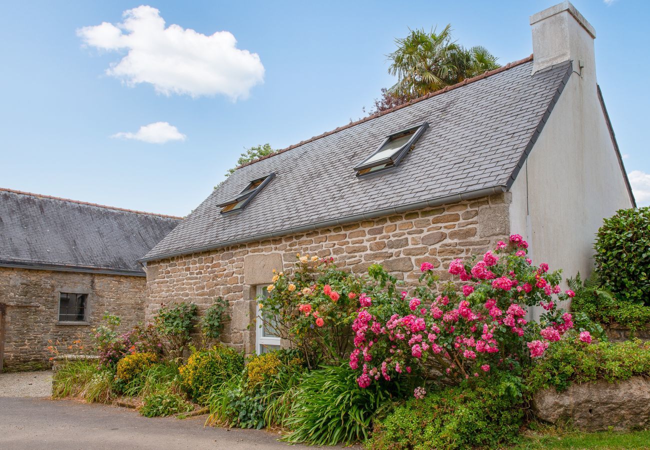 House in Plogastel-Saint-Germain - Breton penty for 4 in Plougastel St Germain
