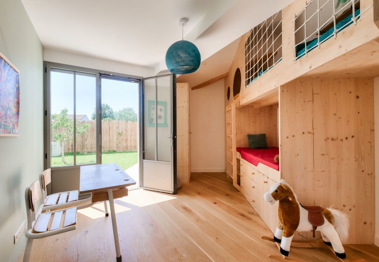 House in Rivedoux-Plage - Architect-designed villa with heated pool and garden