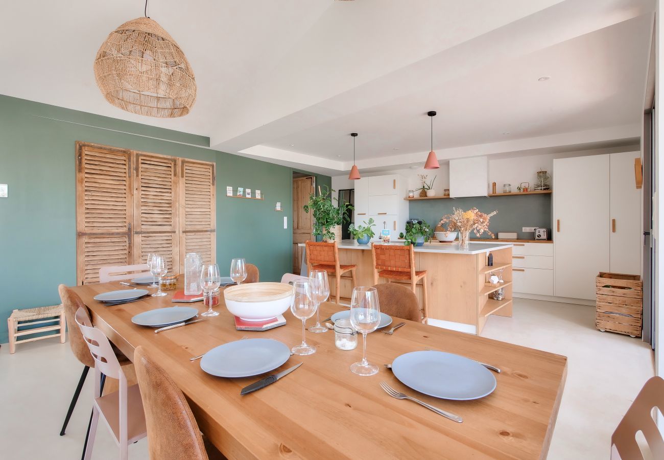 House in Rivedoux-Plage - Architect-designed villa with heated pool and garden