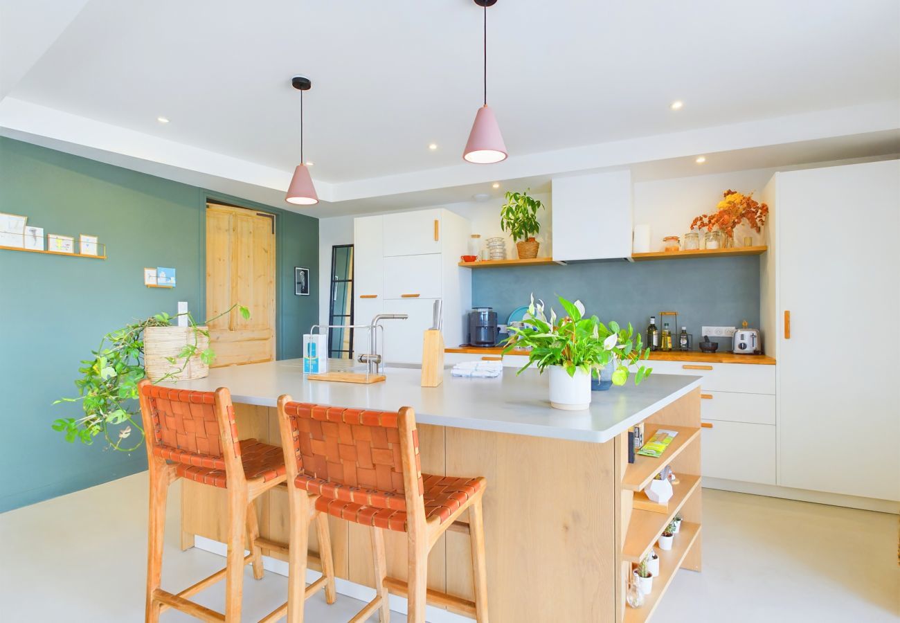 House in Rivedoux-Plage - Architect-designed villa with heated pool and garden