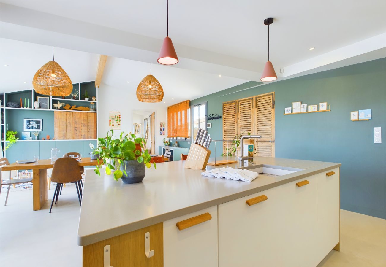 House in Rivedoux-Plage - Architect-designed villa with heated pool and garden