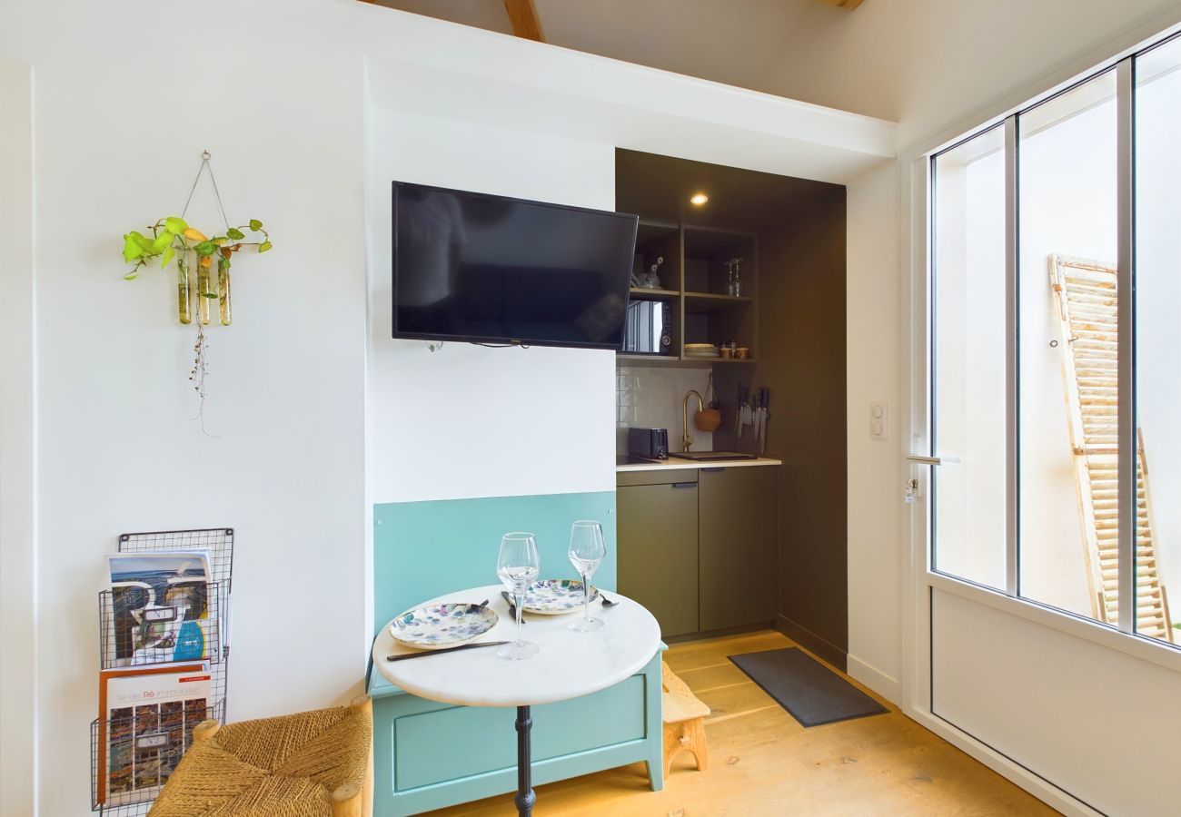 House in Rivedoux-Plage - Architect-designed villa with heated pool and garden
