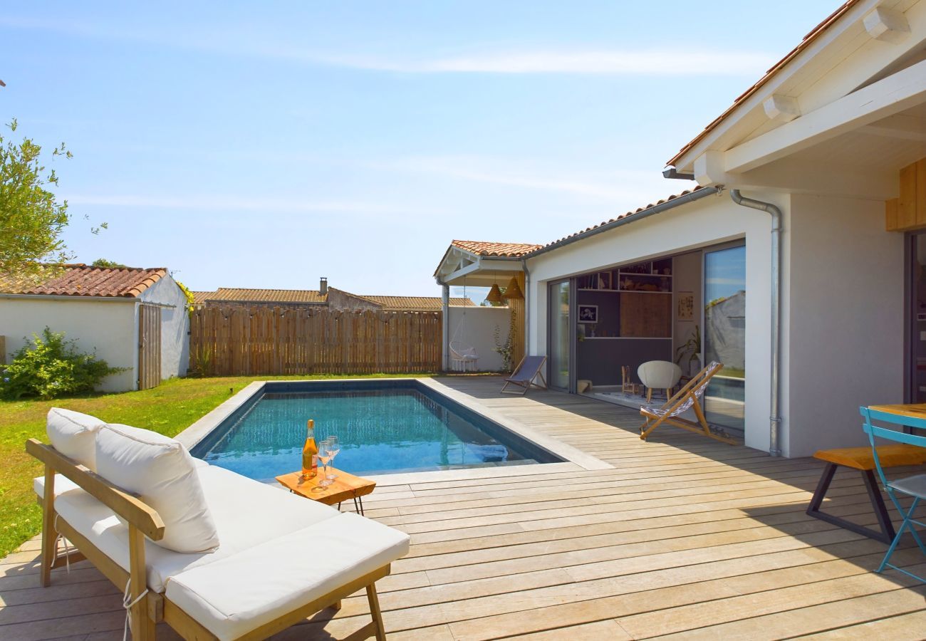 House in Rivedoux-Plage - Architect-designed villa with heated pool and garden
