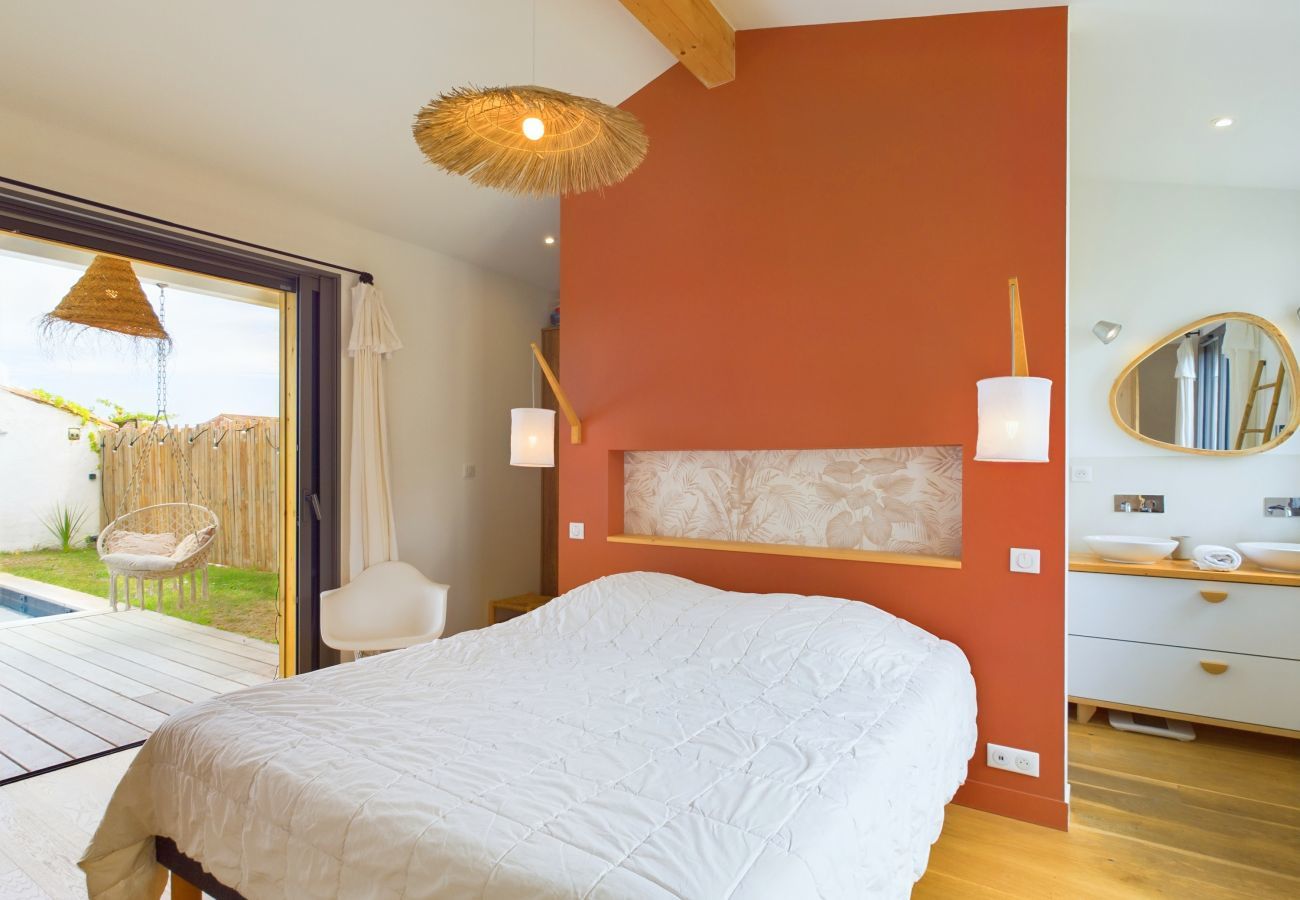 House in Rivedoux-Plage - Architect-designed villa with heated pool and garden