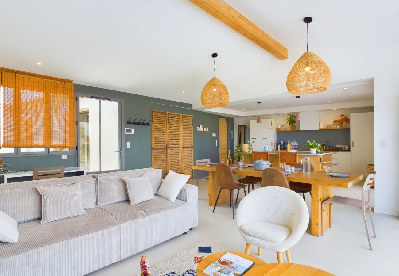 House in Rivedoux-Plage - Architect-designed villa with heated pool and garden