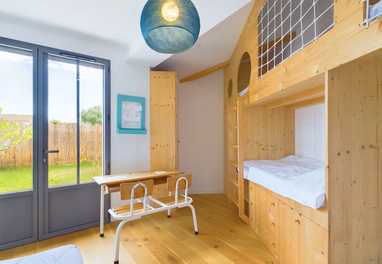 House in Rivedoux-Plage - Architect-designed villa with heated pool and garden