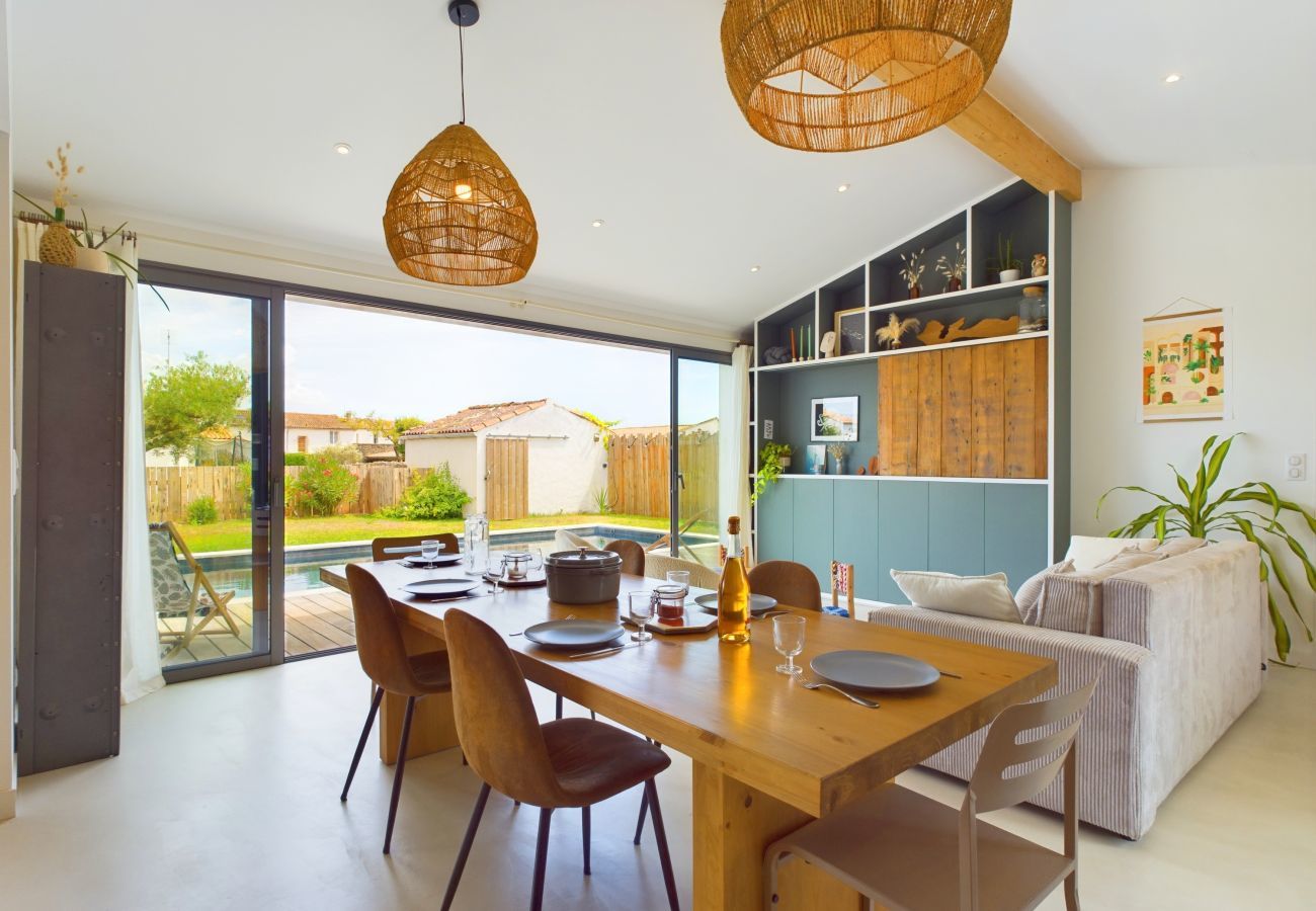 House in Rivedoux-Plage - Architect-designed villa with heated pool and garden