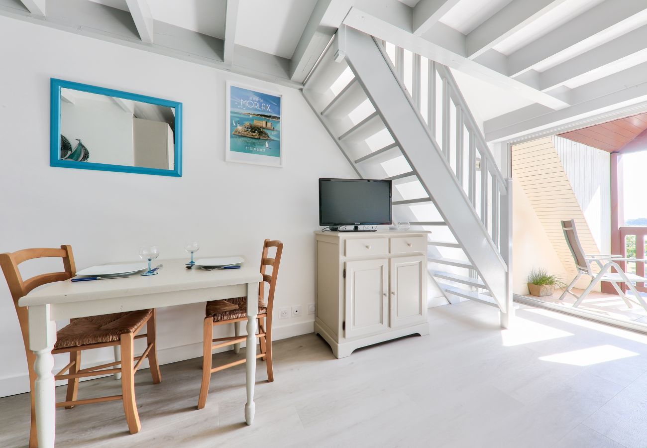 Apartment in Carnac - A peaceful stay with sea views in Carnac for 3