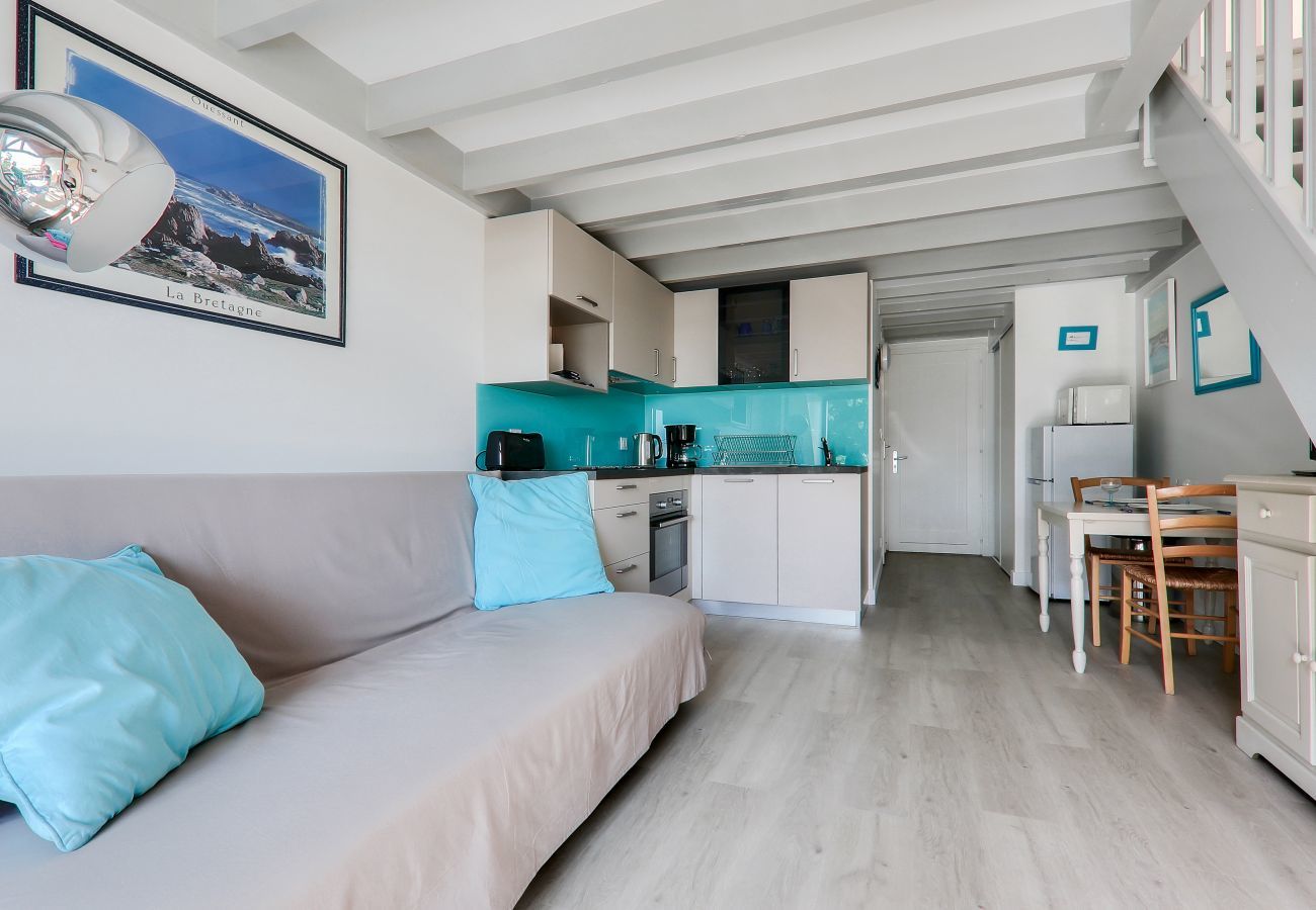 Apartment in Carnac - A peaceful stay with sea views in Carnac for 3