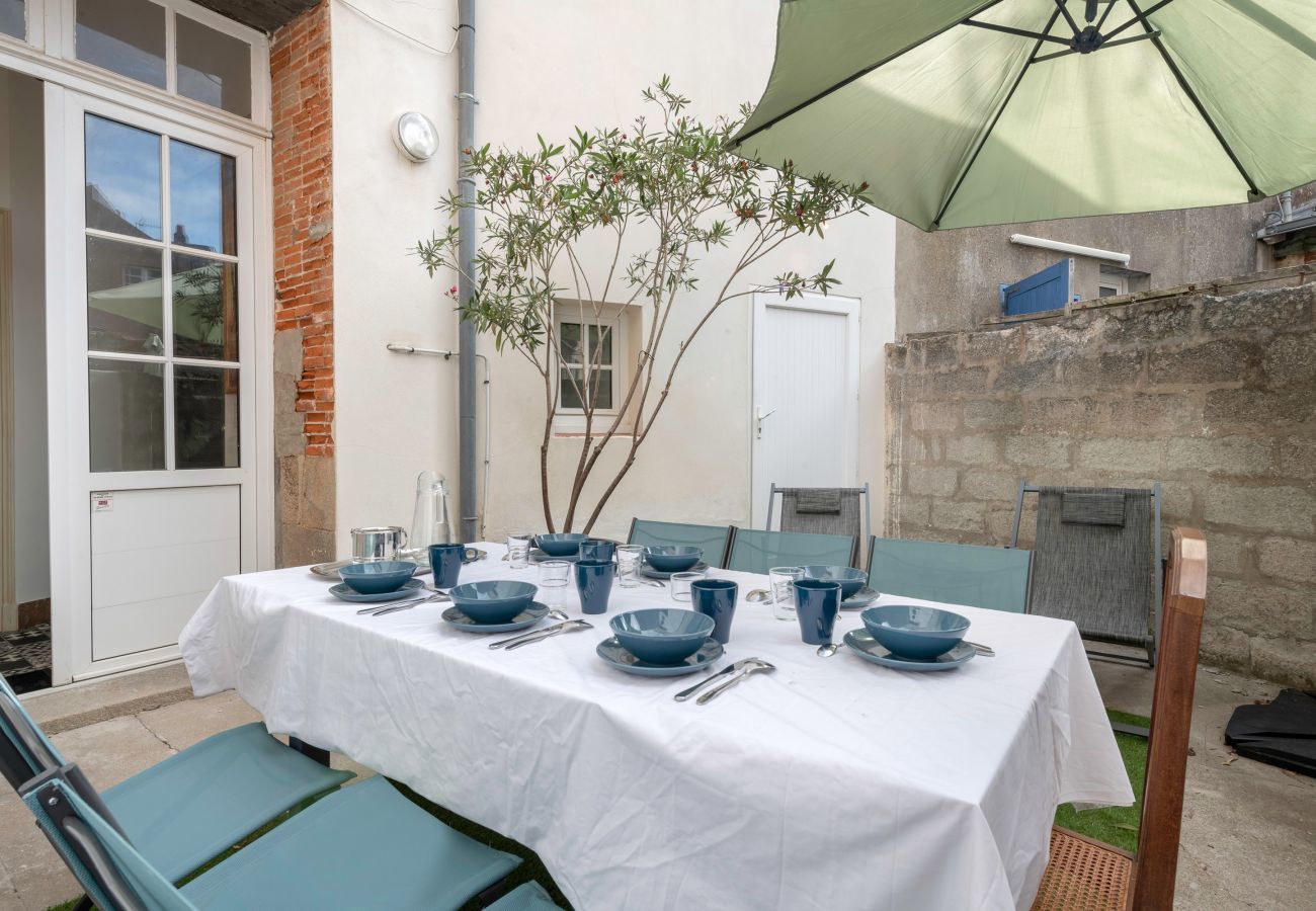 Terraced House in Pornic - Townhouse for 7 in the upper town of Pornic