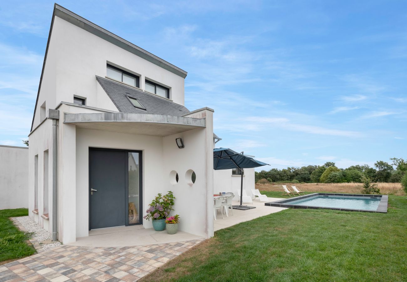 House in Sarzeau - House for 6 - Heated pool - 700m from the beach