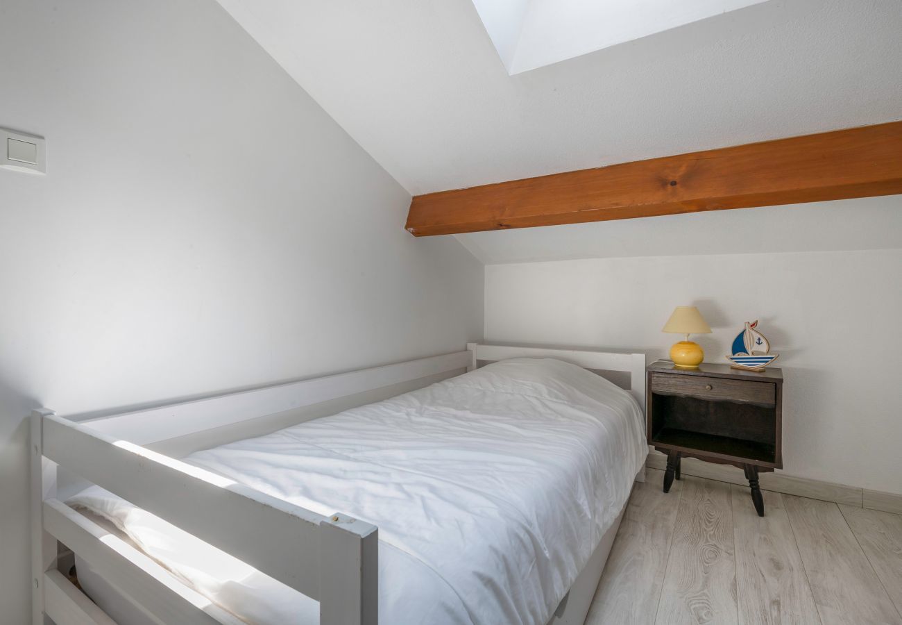 House in Saint-Michel-Chef-Chef - House with a pool at 200m from the beach