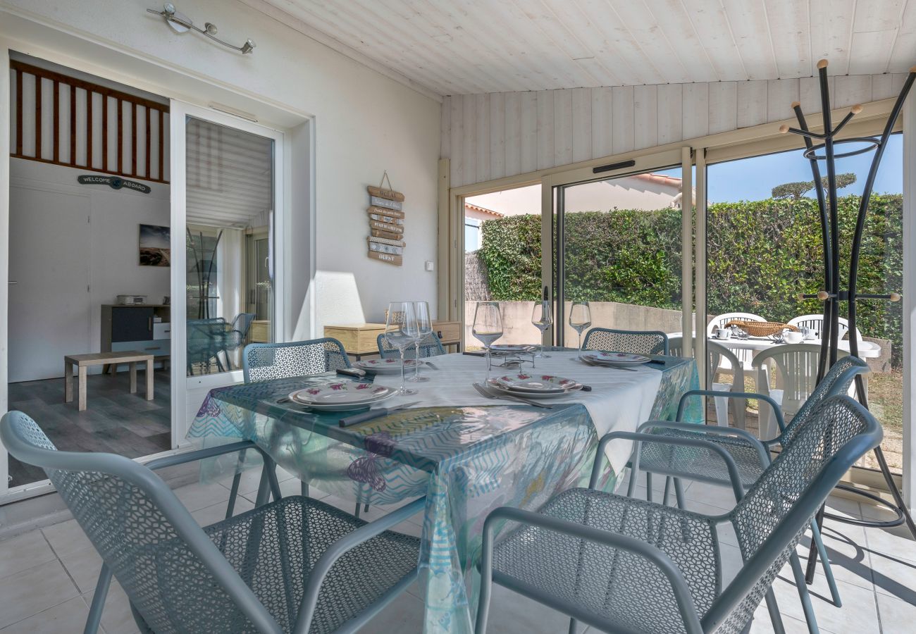 House in Saint-Michel-Chef-Chef - House with a pool at 200m from the beach