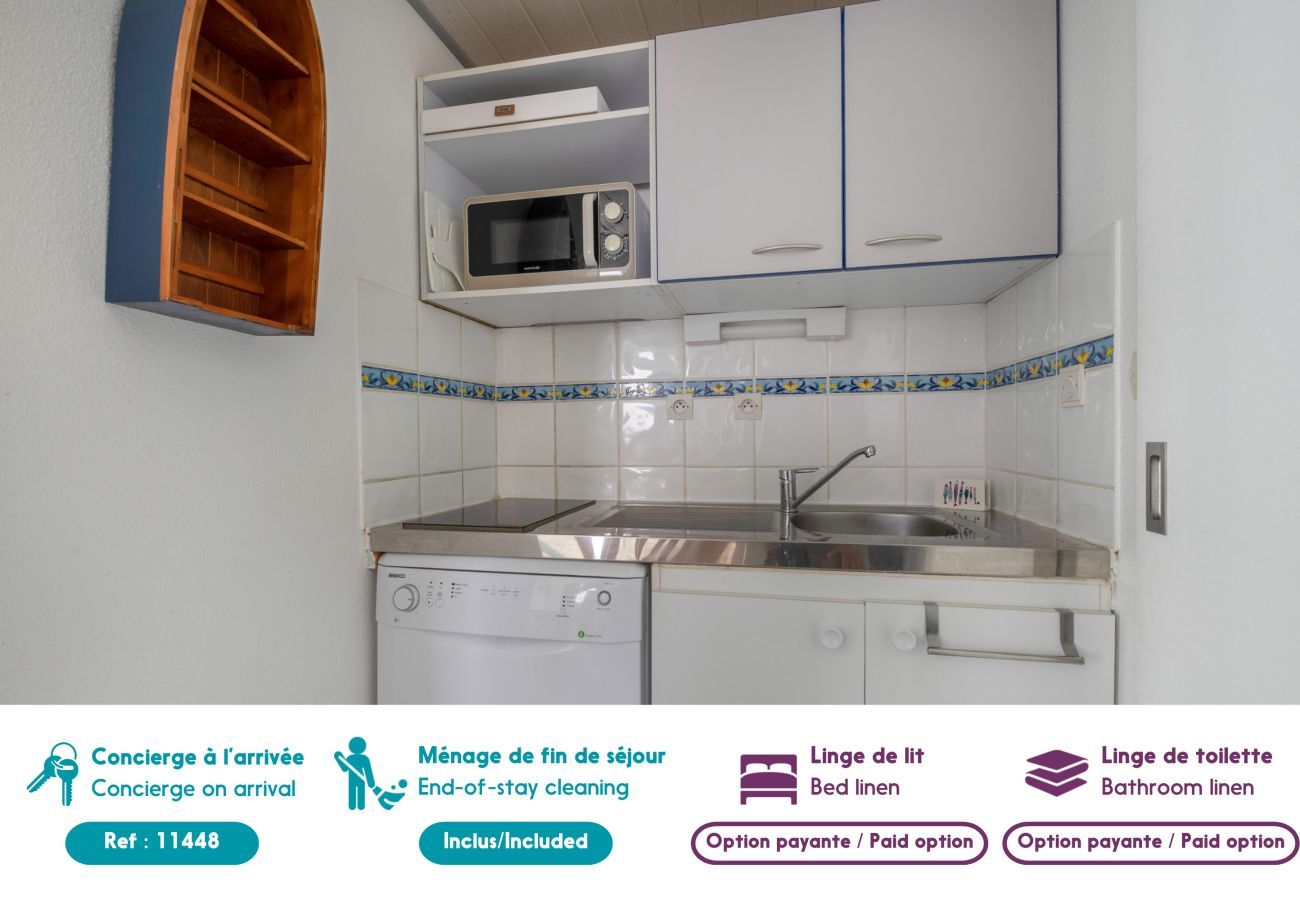 House in Saint-Michel-Chef-Chef - House with a pool at 200m from the beach