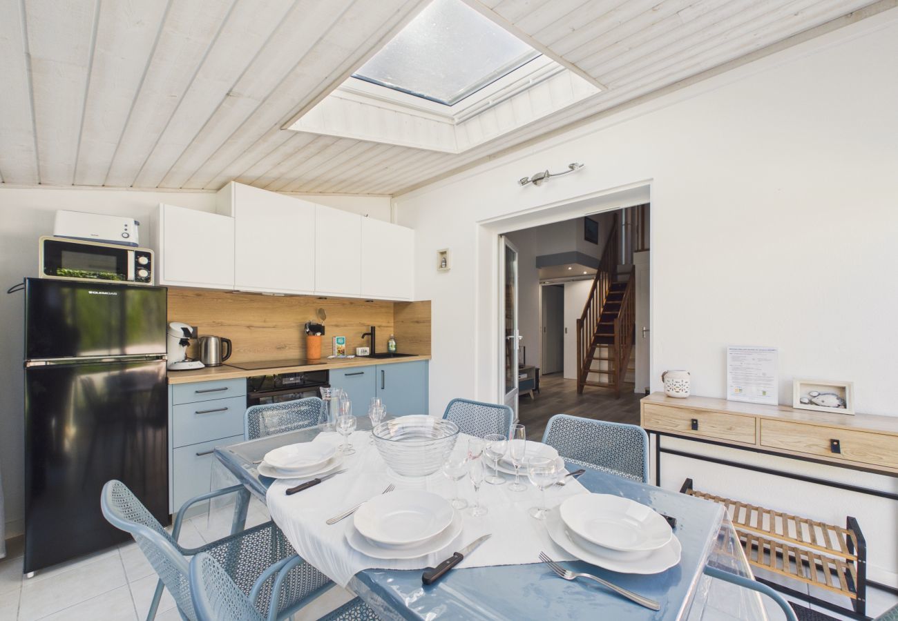 House in Saint-Michel-Chef-Chef - House with a pool at 200m from the beach