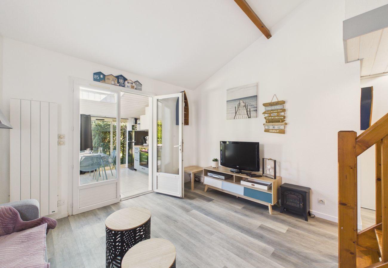 House in Saint-Michel-Chef-Chef - House with a pool at 200m from the beach