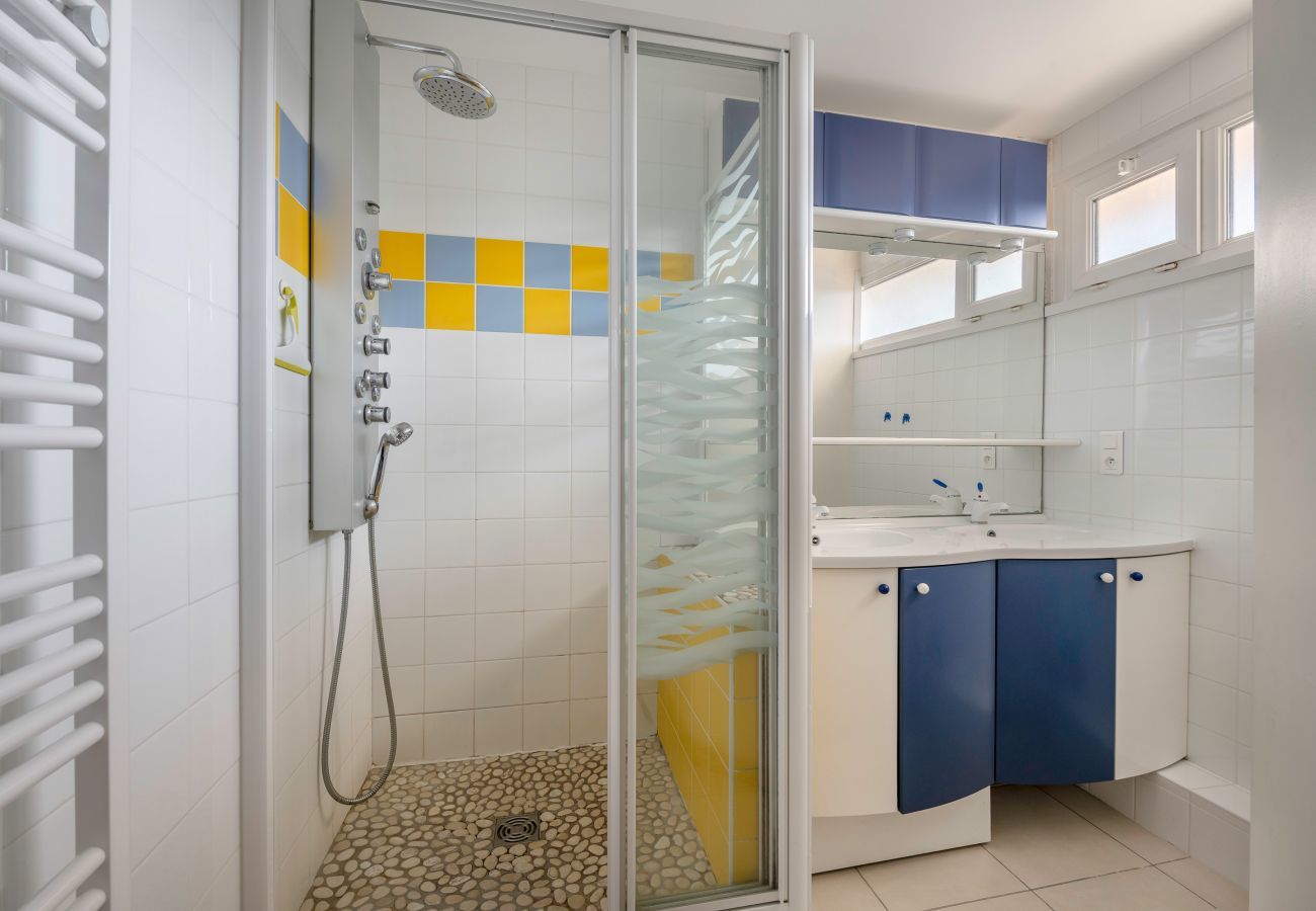Apartment in Saint-Brevin-les-Pins - Facing the sea, apartment for 4 in Saint Brévin