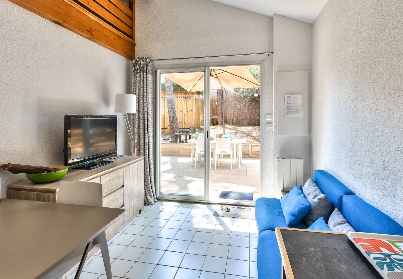 Terraced House in Lacanau - House for 4 with pool in Lacanau
