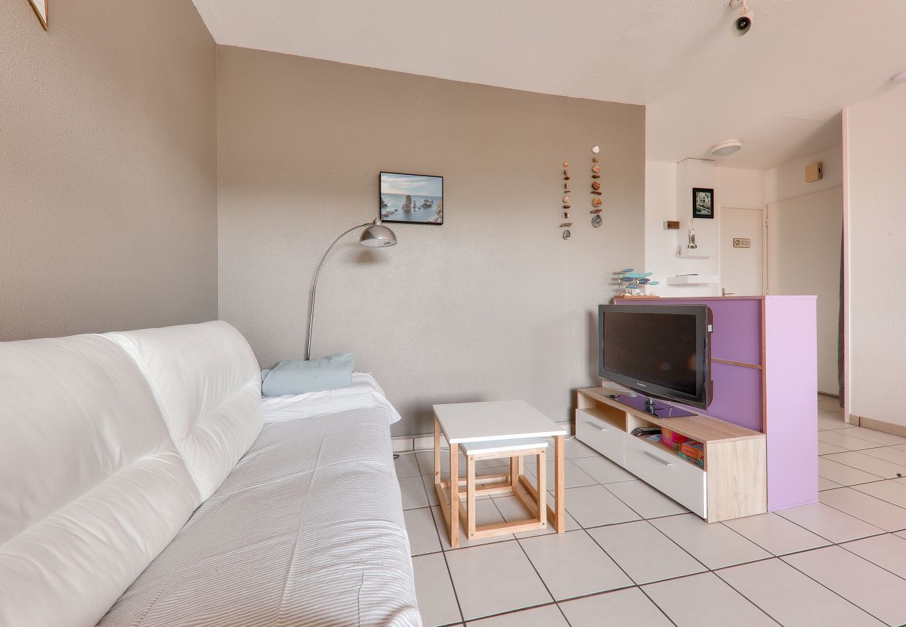 Apartment in Arzon - Flat for 6 - Balcony - 400m plage du Fogeo