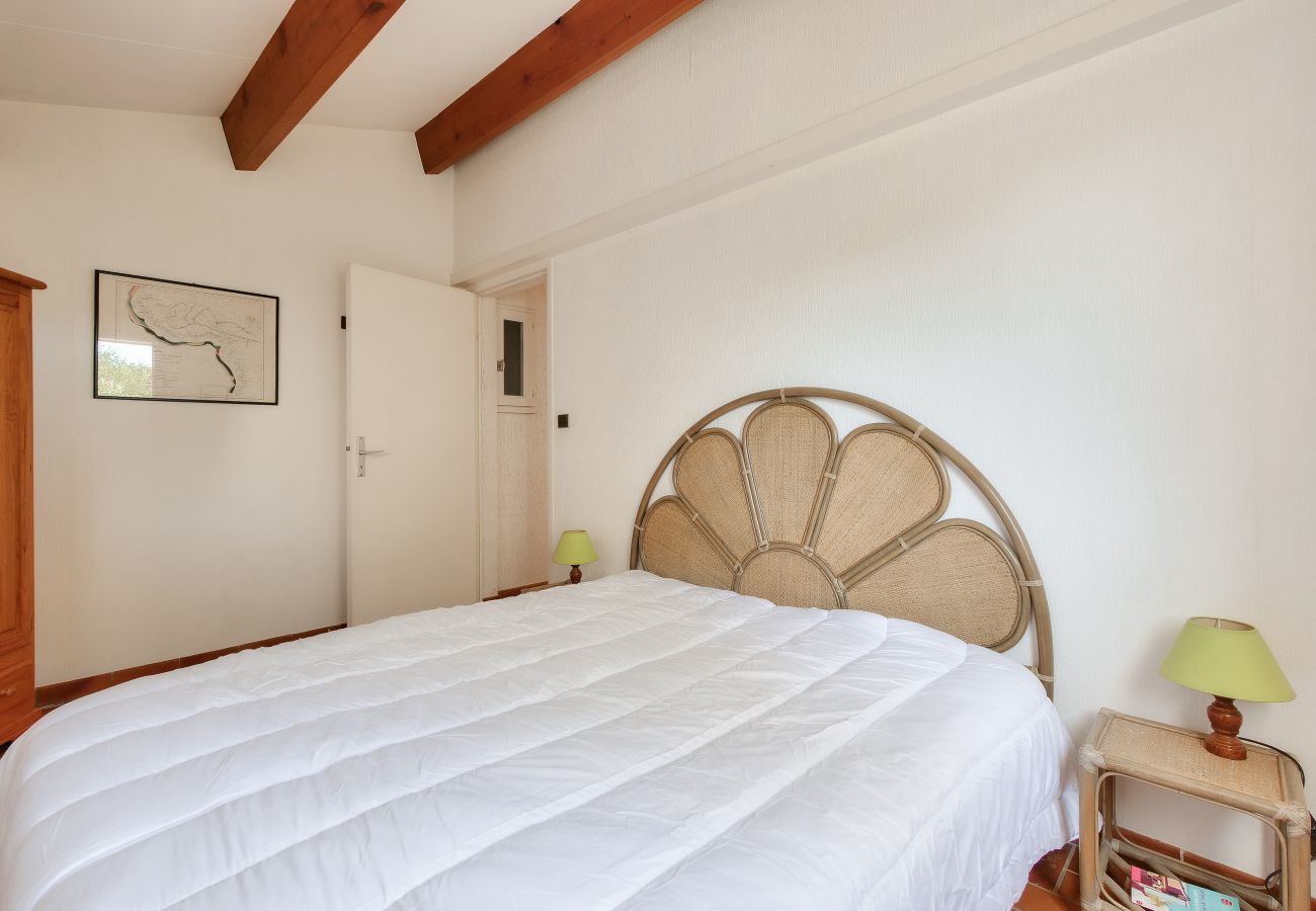House in Sainte-Marie-de-Ré - Large house for 7 400m from the beach