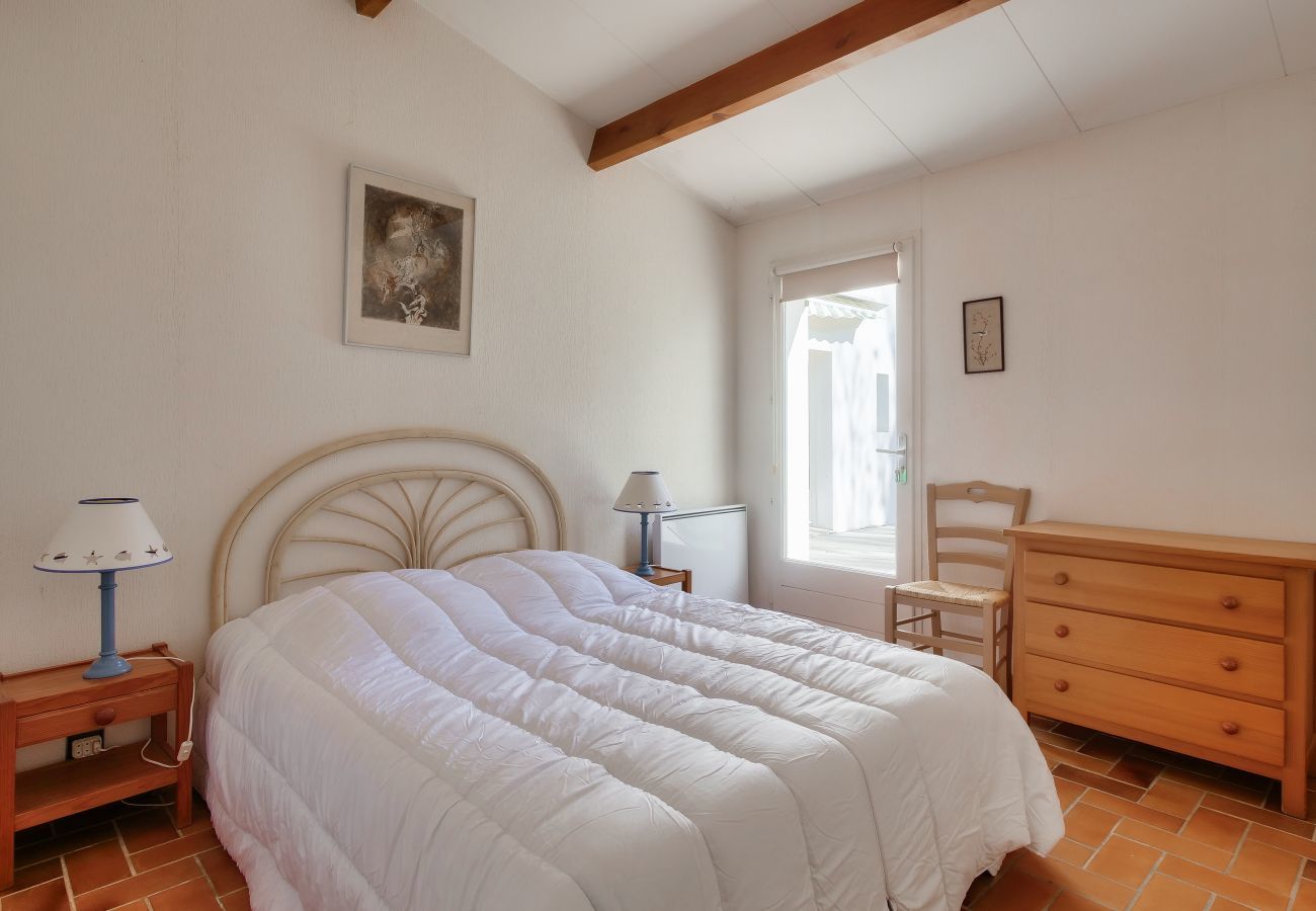 House in Sainte-Marie-de-Ré - Large house for 7 400m from the beach