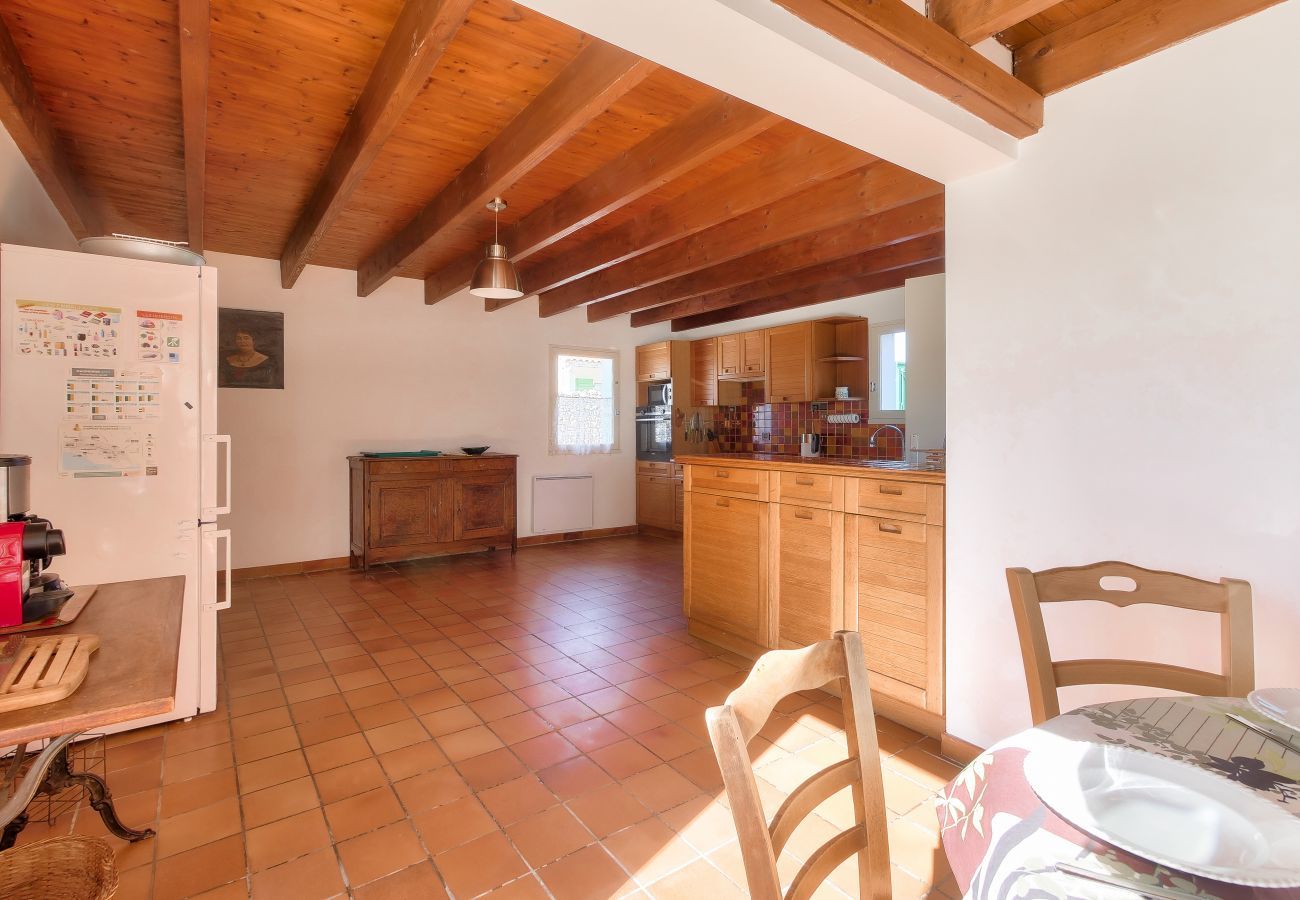 House in Sainte-Marie-de-Ré - Large house for 7 400m from the beach