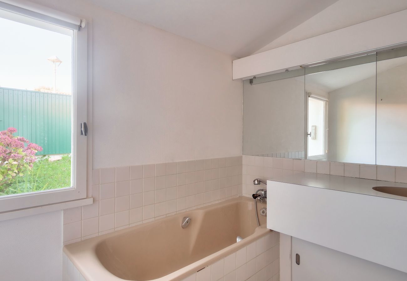 House in Sainte-Marie-de-Ré - Large house for 7 400m from the beach