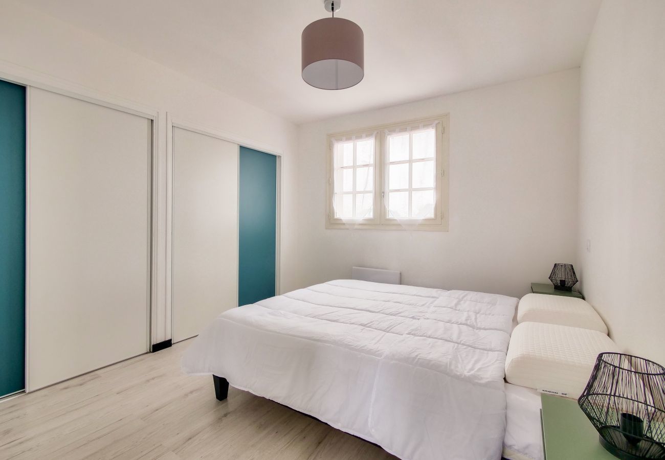 House in Avrillé - House for 10 with a pool