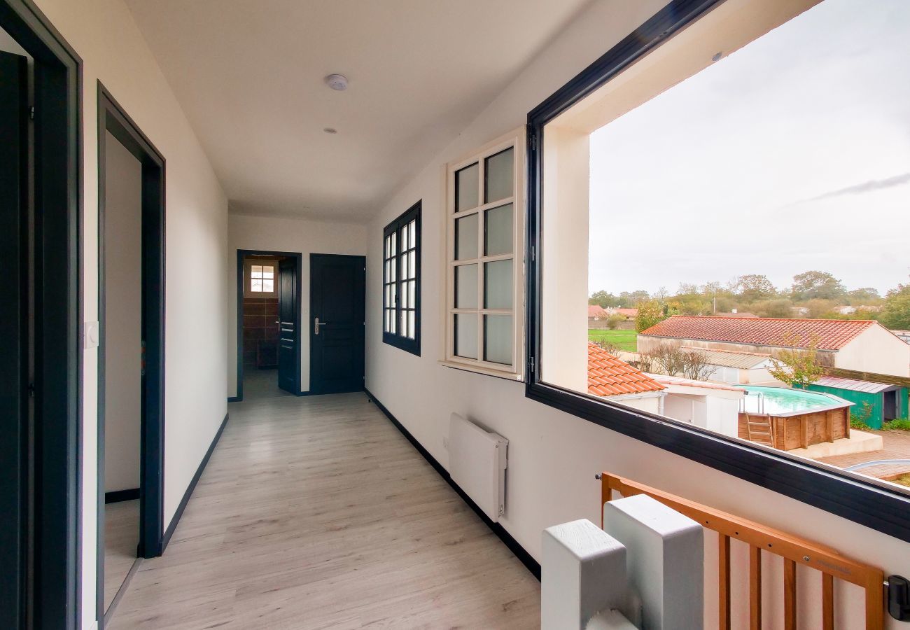 House in Avrillé - House for 10 with a pool