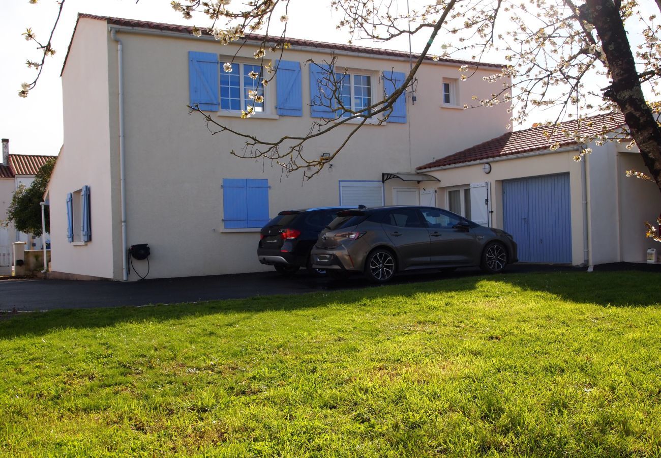 House in Avrillé - House for 10 with a pool
