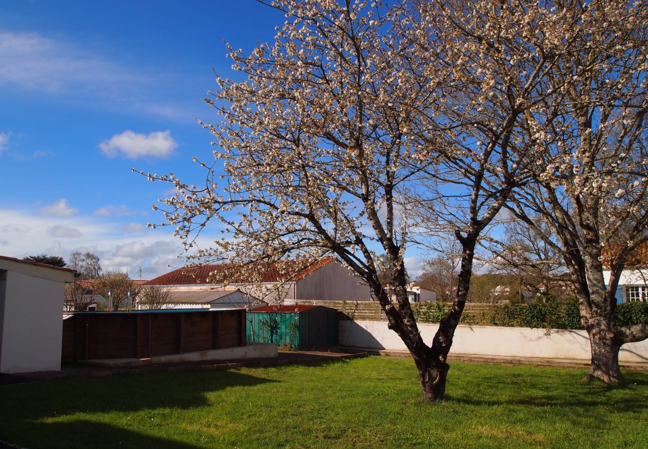 House in Avrillé - House for 10 with a pool