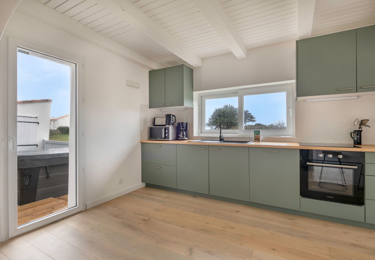 House in La Bernerie-en-Retz - House for 8, with jacuzzi 200m from the beach