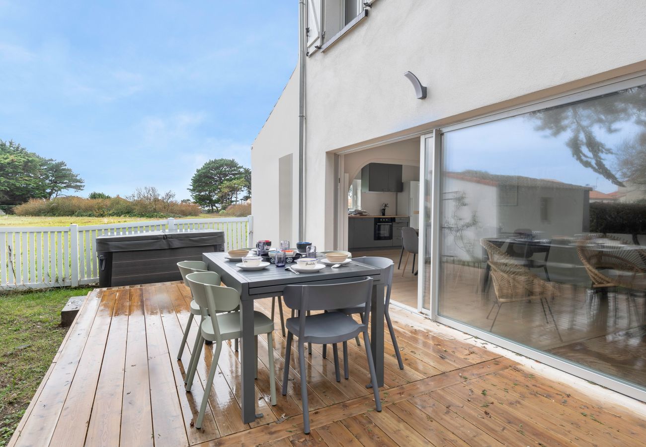 House in La Bernerie-en-Retz - House for 8, with jacuzzi 200m from the beach