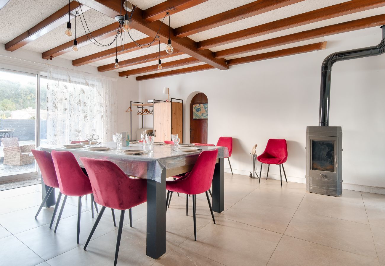 House in Saint-Jean-de-Monts - House for 9 with swimming pool in St-Jean-de-Monts