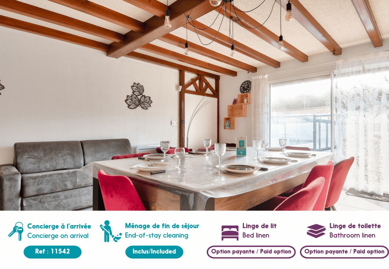 House in Saint-Jean-de-Monts - House for 9 with swimming pool in St-Jean-de-Monts