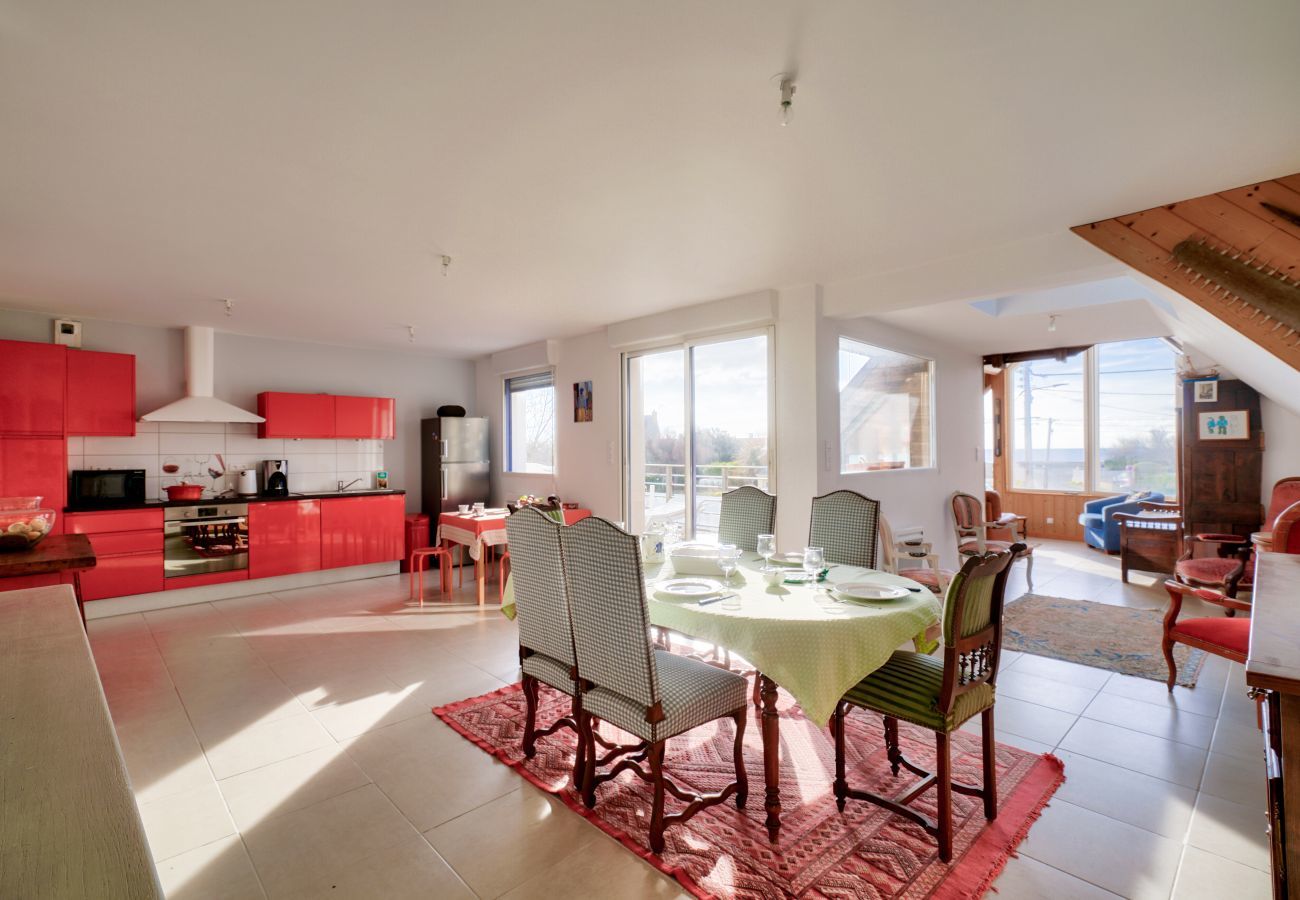 House in Penmarch - Sea view - House for 4, 500m from the beach