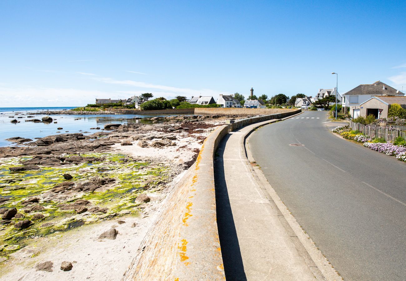 House in Penmarch - Sea view - House for 4, 500m from the beach