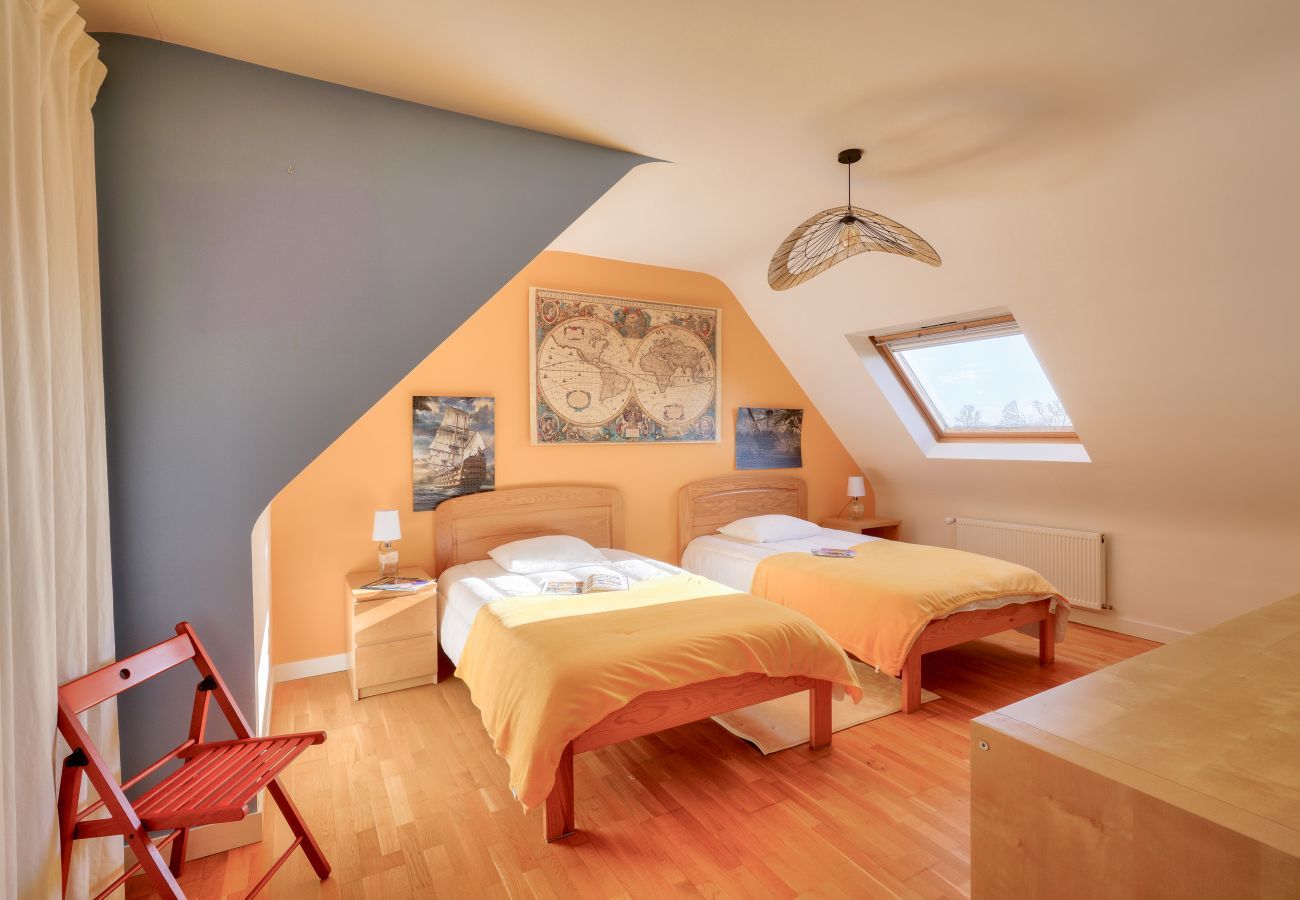 House in Plonéour-Lanvern - Pays Bigouden, maison pour 8 with a pool