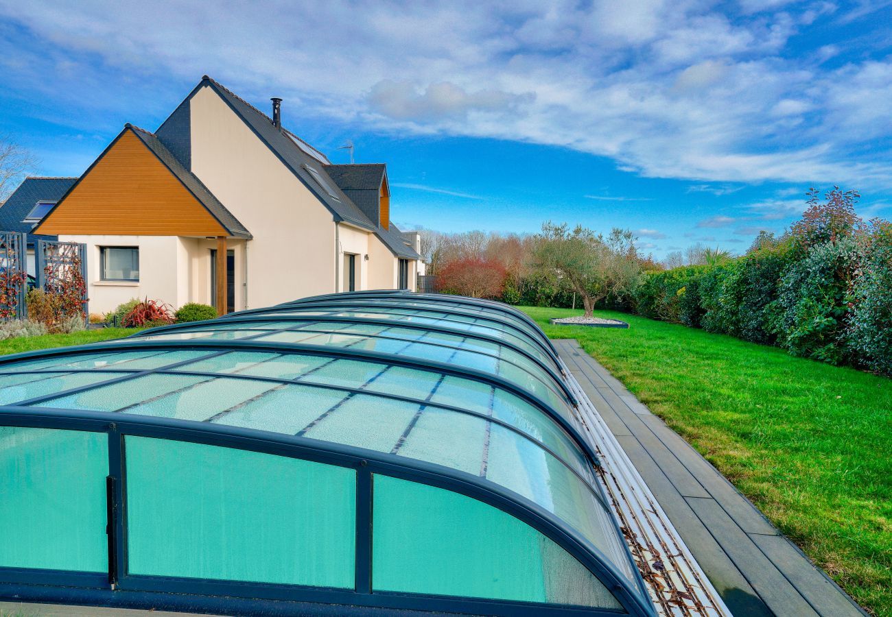 House in Plonéour-Lanvern - Pays Bigouden, maison pour 8 with a pool