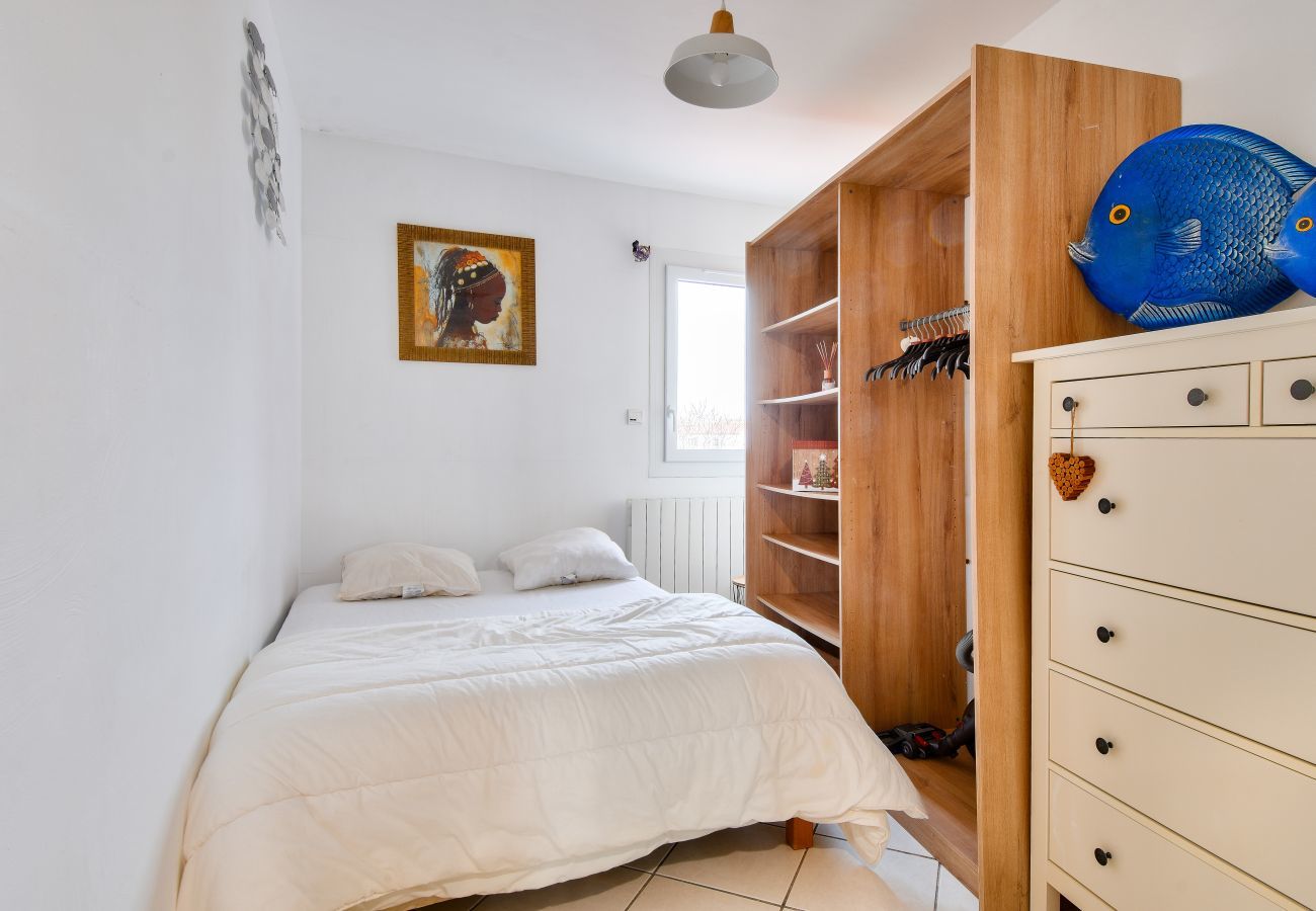 Apartment in Noirmoutier-en-l´Ile - Apartment for 4 on estate with pool