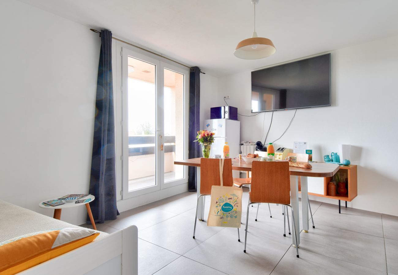 Apartment in Noirmoutier-en-l´Ile - Apartment for 4 on estate with pool