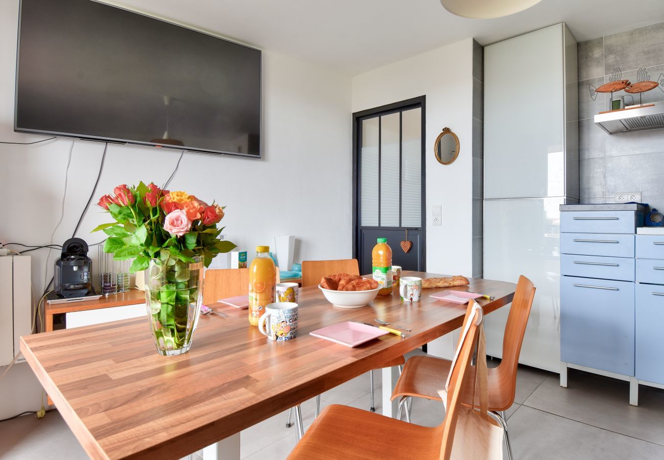 Apartment in Noirmoutier-en-l´Ile - Apartment for 4 on estate with pool