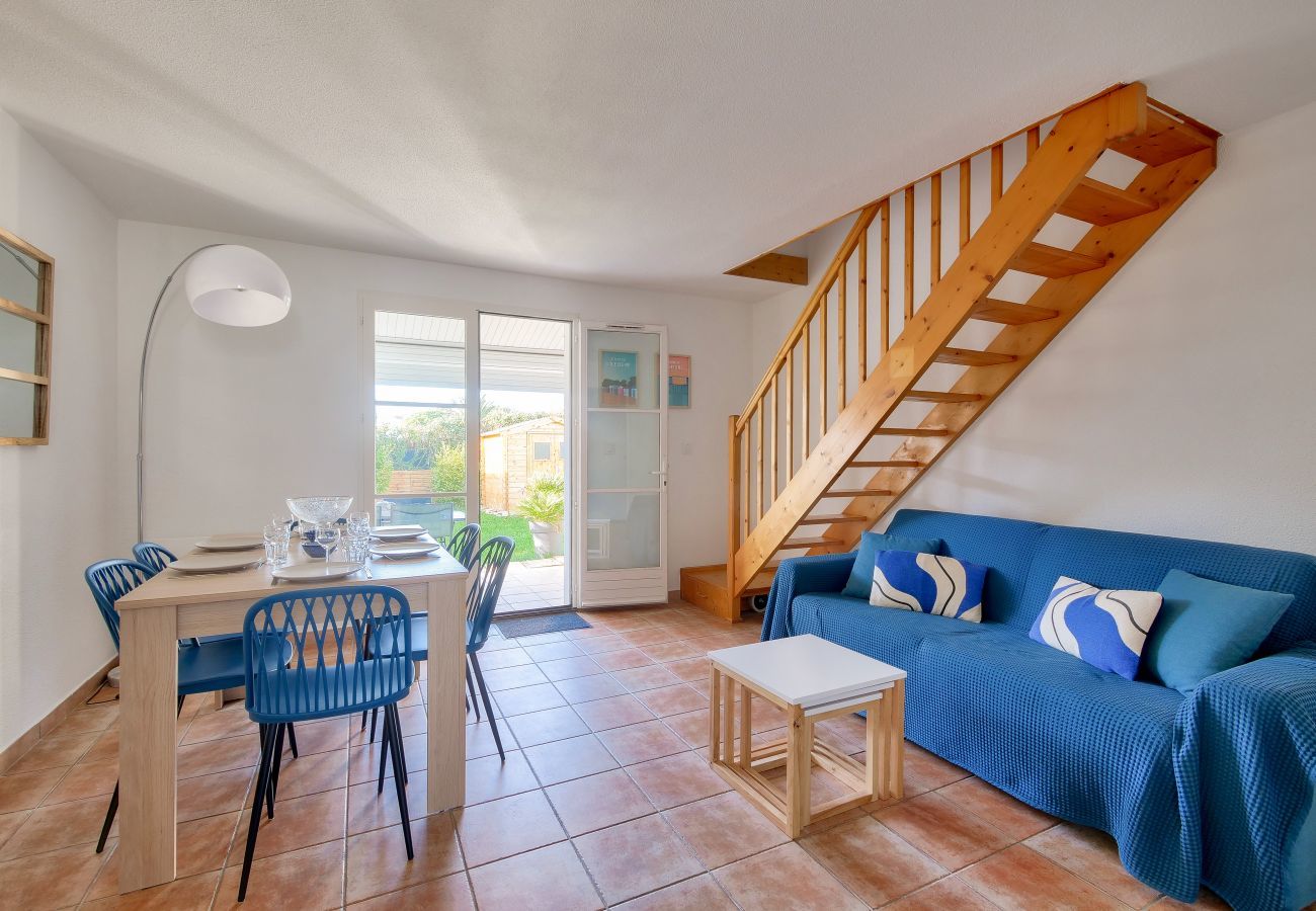 House in Ars-en-Ré - Stay for 4 with swimming pool, near thermal baths