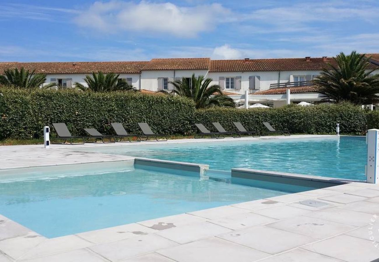 House in Ars-en-Ré - Stay for 4 with swimming pool, near thermal baths