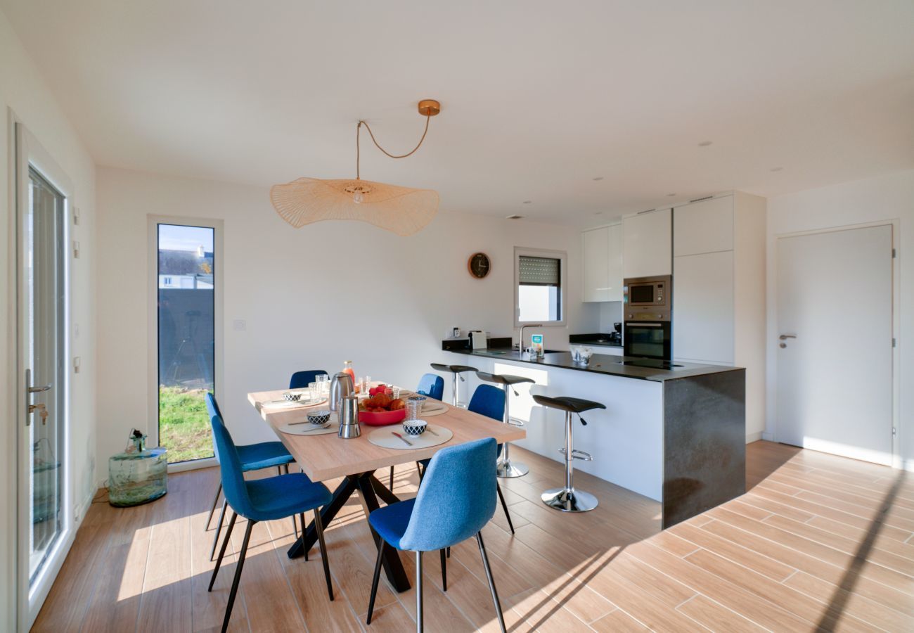 House in Penmarch - Nice house for 8 - 950m from the beach & harbour 