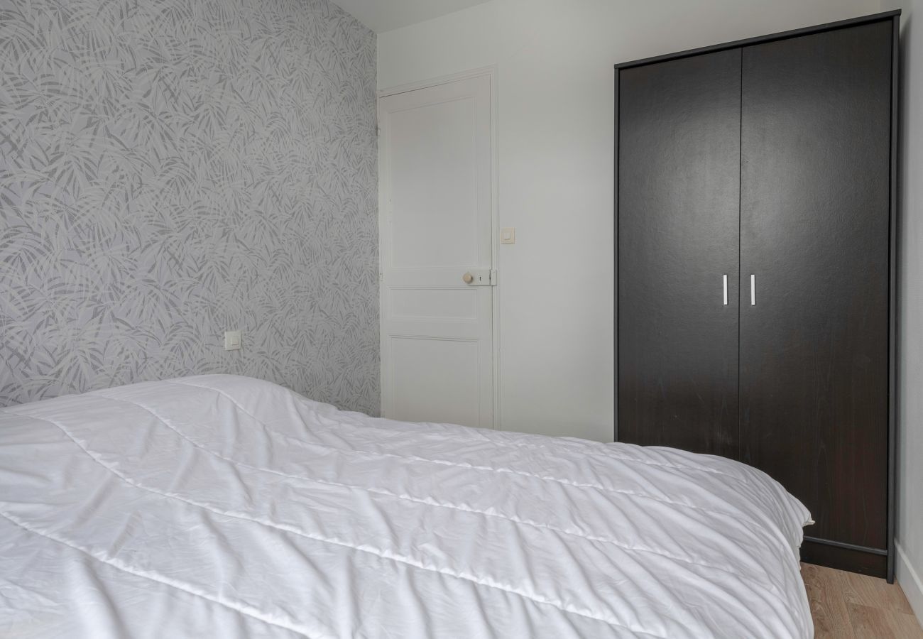Apartment in La Plaine-sur-Mer - Sea View for 4 in La Plaine sur Mer