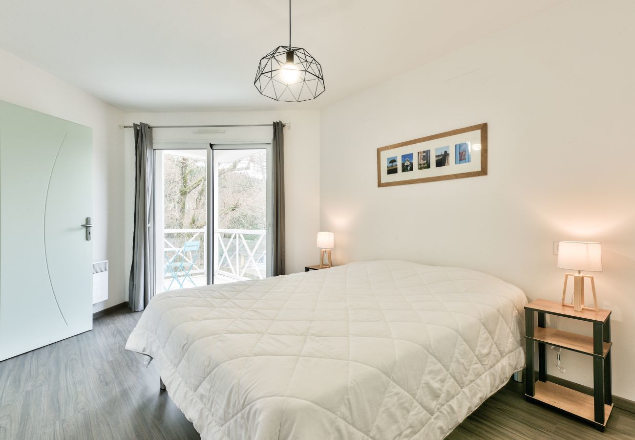 House in Arès - House for 6 -Pool - 150m from the beach in Arès
