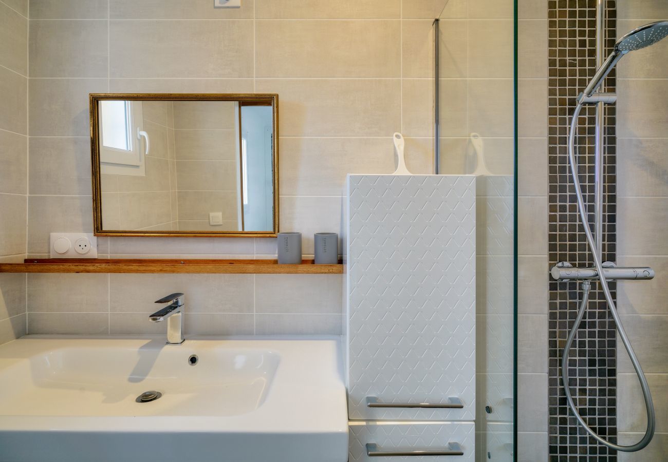 House in Plobannalec-Lesconil - House with pool for 8 - 500m from the beach