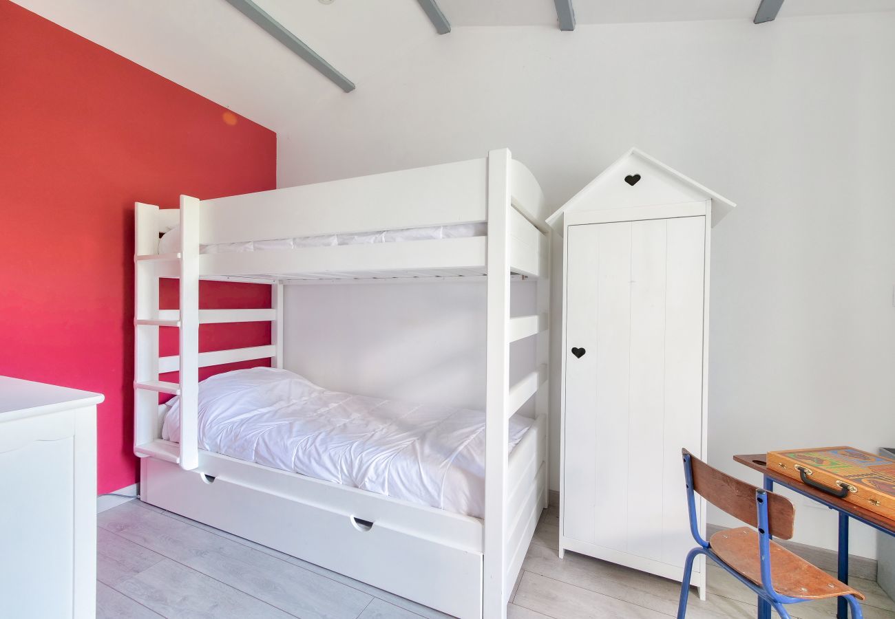 House in Saint-Martin-de-Ré - House with pool for 4 adults and 2 children