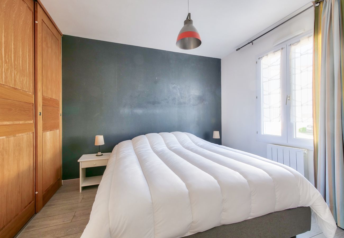House in Saint-Martin-de-Ré - House with pool for 4 adults and 2 children